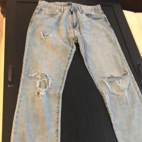 gap destroyed jeans